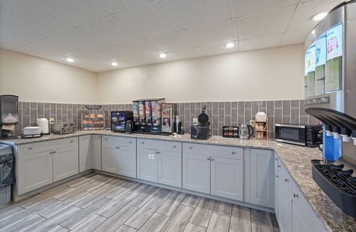 Townsend Hotel | New King Suite with Fireplace & Kitchenette