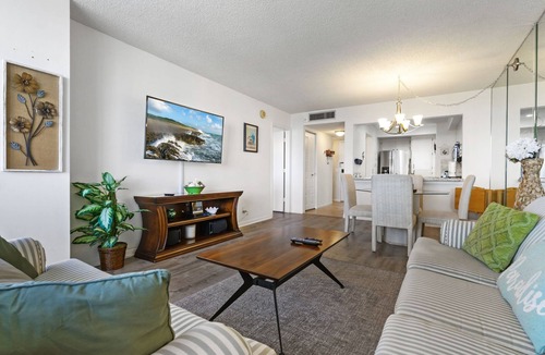 Isla del Sol Condo | New Listing! Bahia L-503|1BD|1.5BA