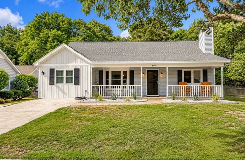 Kings Grant House | NEW LISTING: Renovated Coastal Home/Fire Pit/UNCW & Beaches