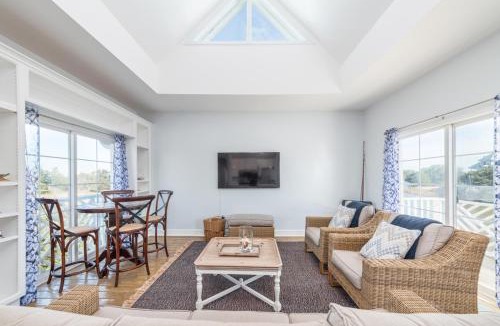 Saint Helena Island House | New Listing - Shrimp On Da Fly!