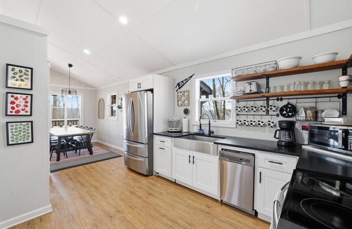 Martin House | New Listing! The Indigo Escape w/Dock!