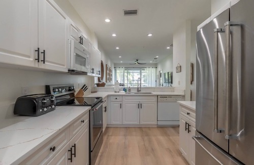 Naples Condo | NEW Luxury 3 BR Greenlinks Condo totally remodeled! Sleeps 8!
