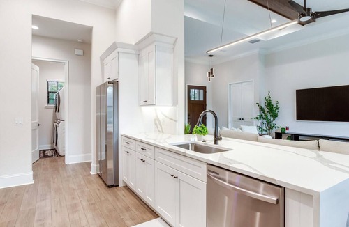 Fish Hawk House | New Modern Luxury Estate with Private Pool/Spa For Large Groups