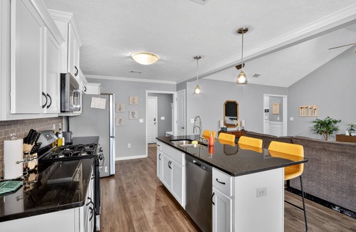 Langley House | NEW! Peaceful Family Retreat Near Augusta