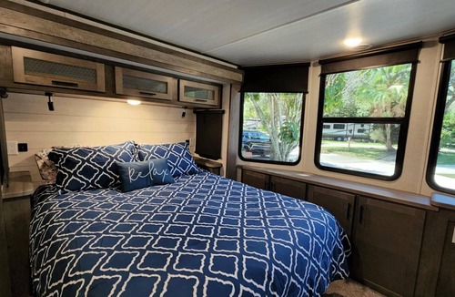River Ranch Cottage | NEW Private RV Rental for Large Groups w/Golf Cart! 271