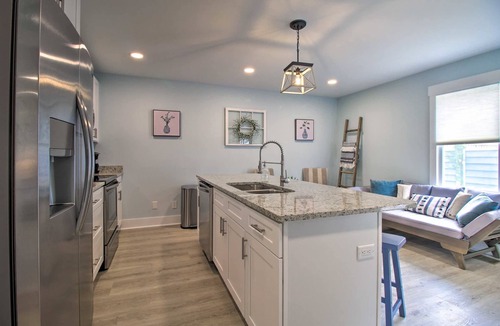 The Point Apartment | NEW! Renovated 2 Bed 2 Bath Apartment Downtown