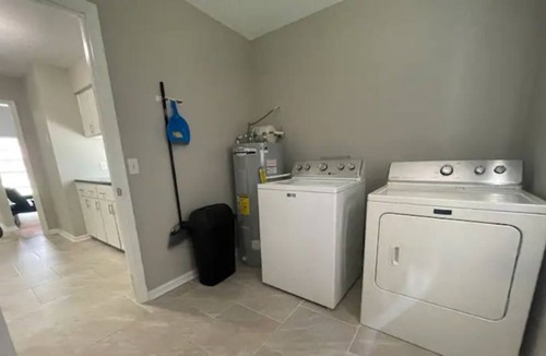 Hinesville House | NEW Renovated Family Home! Central Location