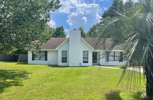 Hinesville House | NEW Renovated Family Home! Central Location