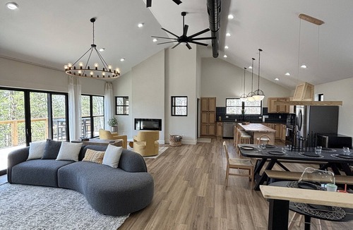 Smithville House | NEW! Shoreside Retreat, Path to Water, Hot Tub, Serene 5-Bed House