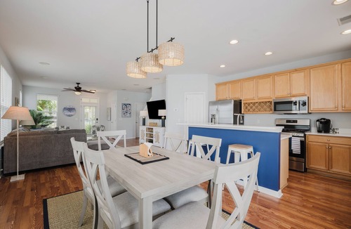 Bluffton House | New to market! Lowcountry Luxe: 3-bedroom gem near historic Old Town Bluffton!