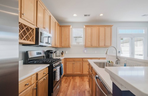 Bluffton House | New to market! Lowcountry Luxe: 3-bedroom gem near historic Old Town Bluffton!