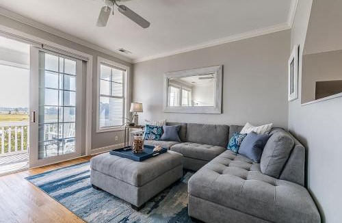 Bonito Boathouses House | New to rental market! Overlooking marina on Fripp Island