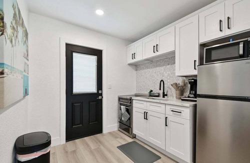 Treasure Island Apartment | New Treasure Island Gem - Unit 3