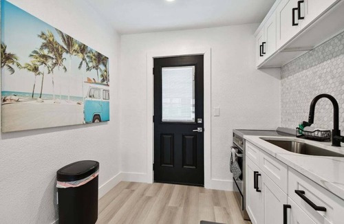 Treasure Island Apartment | New Treasure Island Gem - Unit 3
