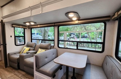 River Ranch Cottage | NEW! Trendy RV Rental at River Ranch w/Golf Cart 189