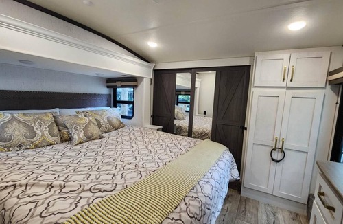 River Ranch Cottage | NEW! Trendy RV Rental at River Ranch w/Golf Cart 189