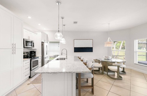 Falcons Glen House | New Updates Lely Resort, 3 bed, golf course home Includes Players Club and Spa