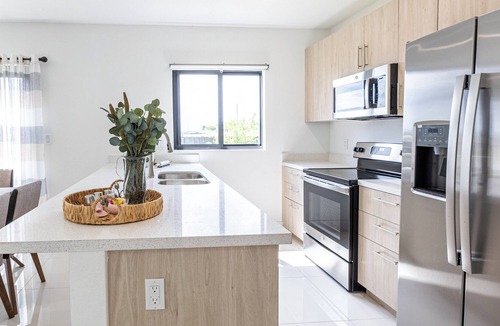 Central Fort Lauderdale Villa | New Villa Palmera - 5BR Home for big Families - Near Florida Keys