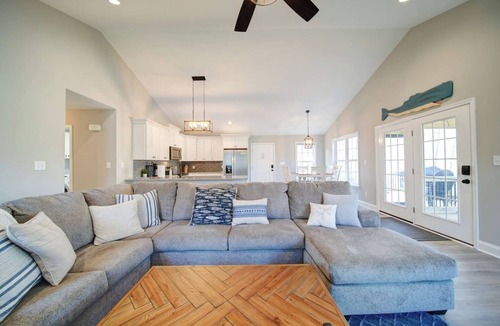 Southmont Cottage | NEW! Waterfront | Private Dock | Firepit | Kayaks