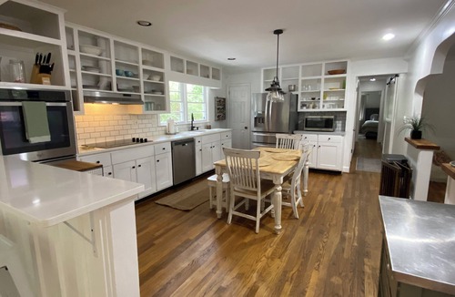 Vinings Cove House | NEW! Your own compound! 3bd 3bath Bungalow private gate/2 acre, pets encouraged!