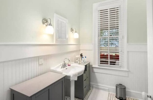Chapin Cottage | Newberry Cottage - Steps to downtown