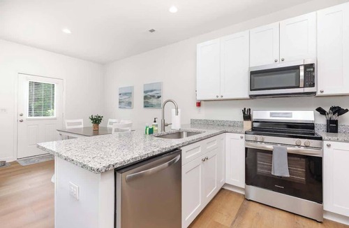 Denver House | NewDuplex! 6Bed 5Bath - HotTubs - Sleeps 12!
