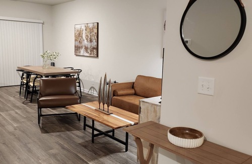 Seven Oaks House | Newly Built Getaway!