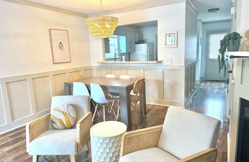 Port Royal House | Newly Remodeled chic 2-bedroom townhome in beautiful Port Royal w. private patio