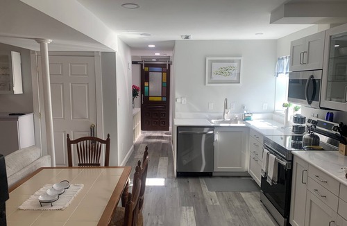Cotswold Apartment | Newly Renovate One Bedroom Apartment - Garden Terrace Vista in Costwold Area