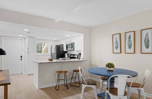 Savannah Condo | Newly Renovated 2bd/2ba Condo *Pool* 30+ Day Stays