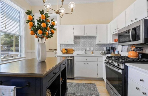 Dixon Park House | Newly renovated, 3 bedrm 2 bath, Near Forsyth Park