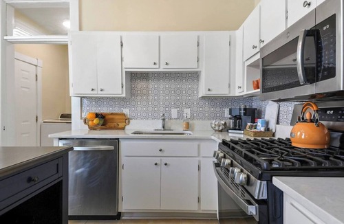 Dixon Park House | Newly renovated, 3 bedrm 2 bath, Near Forsyth Park