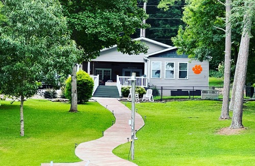 Townville Cottage | Newly renovated cottage and dock on the lake