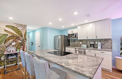 South Bradenton Condo | Newly Renovated - Sleeps 8 - Pool w/ Slide - Games