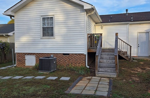 Taylors Apartment | Newly Renovated Studio, a home away from home, Greenville/Greer, safe quiet nbhd