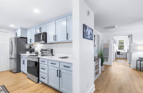 Flowery Branch House | Newly renovated 2 bedroom/2 bath home in downtown Flowery Branch!
