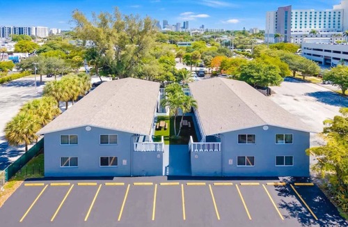 Poinciana Park Apartment | Newly Renovated 2BR Near Beach, Airport & Las Olas