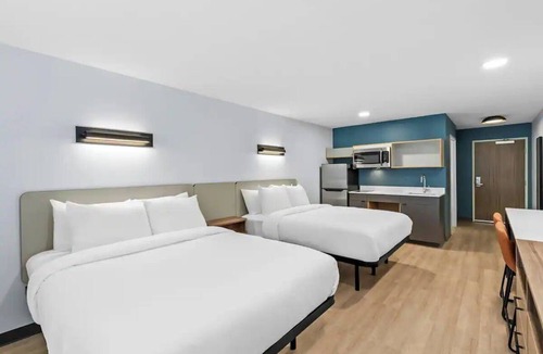 Newnan Hotel | Newnan Stay | Pet-Friendly, Free Parking | 0.5 Mi from Barnes & Noble