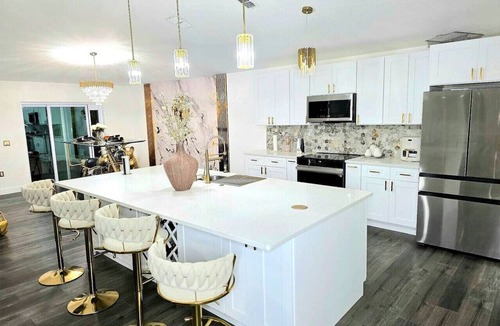 Land O' Lakes House | Next to Wesley, Tampa Outlets & Krate at the Grove