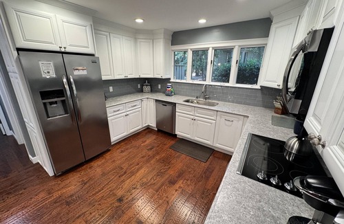 Heritage Woods House | No Stairs! Sea Pines home, Private Pool, Hot Tub, Near Golf, Walk/Bike to Beach