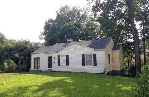 Villa Heights Cottage | NoDa cottage. Updated place in an amazing location. Walk to everything!