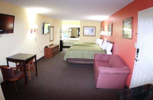 Hawkinsville Apartment | NON SMOKING KING SUITE #1