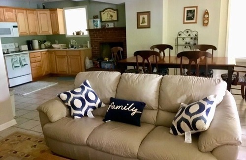 Jacksboro Cottage | Norris Lake Front Rentals: Cat-Coll Cottage Lovely 2 bedroom w/private dock