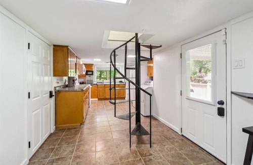 Jacksboro House | Norris Lakefront Retreat, 2-Story Dock, 600ft Shoreline, Sleeps 13, SXS