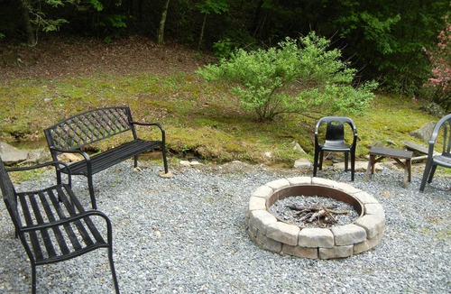 Robbinsville House | O'Henry's Getaway - Tail of the Dragon - Secluded Vacation Retreat Cheoah River