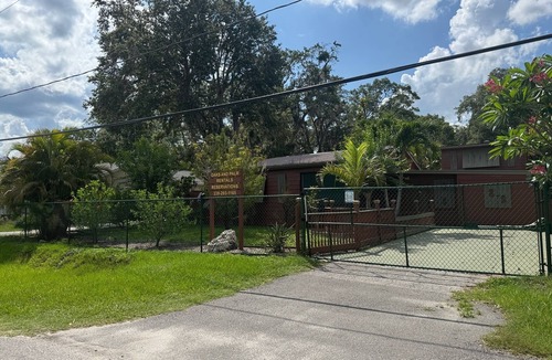 Fedhaven House | Oaks and Palm Resort Lake Wales, Fl. by Lake Kissimmee 3 Bedroom 5 beds 6 guest