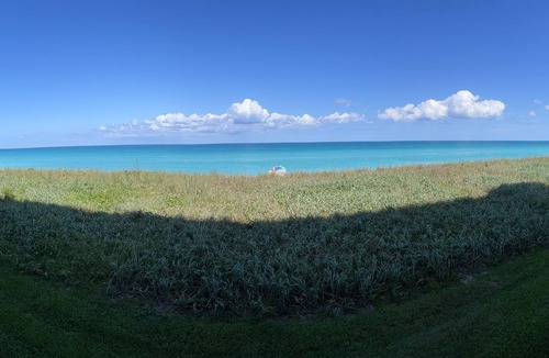 Hutchinson Island South Apartment | Ocean view oasis