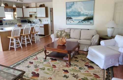 Beaufort House | Ocean Views, Mid-Island, Main 3BR2BA + Guest 1BR1BA House s