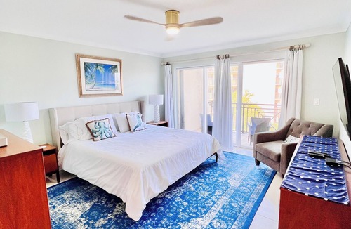 Central Beach Condo | Ocean views. Racquet Club in newly renovated unit. Walk to the best of Vero!