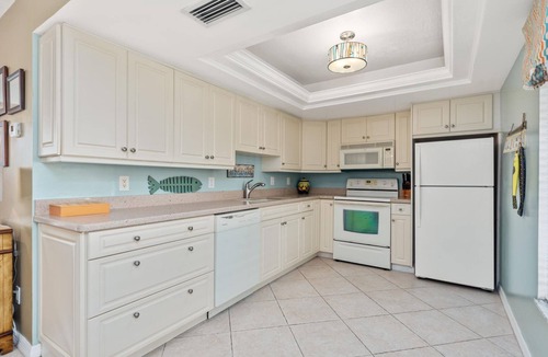 Fort Pierce Condo | Ocean Village - Beach Condo just a few steps away from the beach 🏖